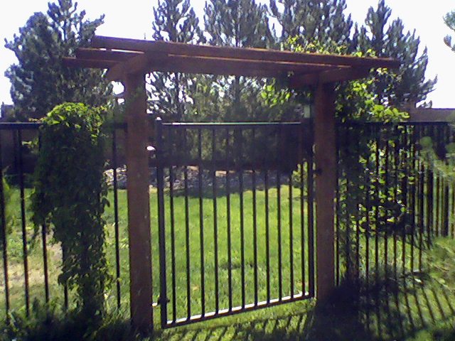 6ft Ornamental Iron and Trellis