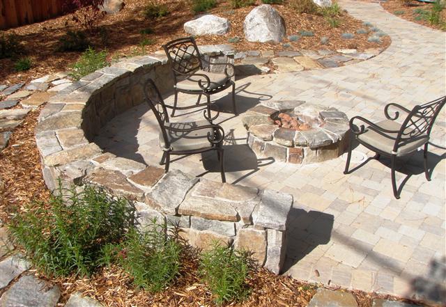 Custom seating wall firepit